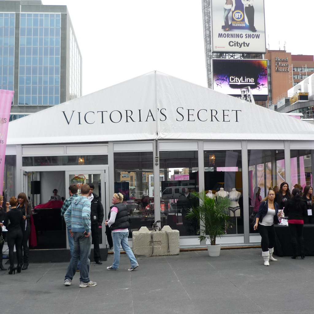 Victorias_Secret_Tent